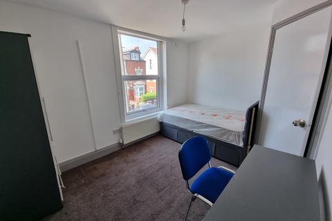 1 bedroom terraced house to rent, Alton Road, Birmingham B29