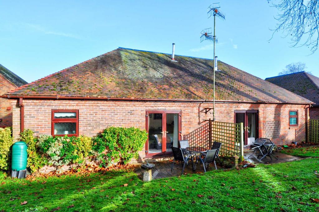 Bowling Court, Henley On Thames 1 bed semidetached bungalow for sale