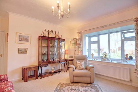 1 bedroom semi-detached bungalow for sale, Bowling Court, Henley On Thames