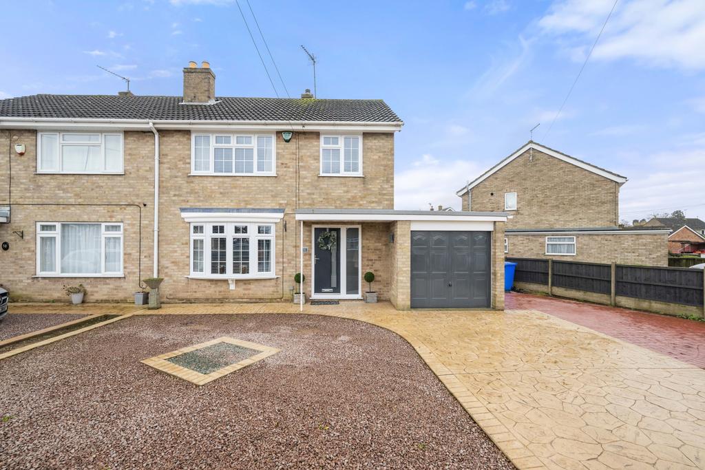 Linley Drive, Boston, PE21 3 bed semidetached house £210,000