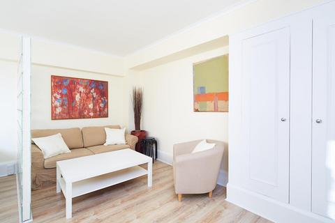 Studio for sale, Sloane Avenue Mansions, Chelsea, London SW3