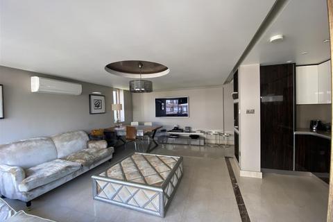 3 bedroom apartment for sale, The Quadrangle, London