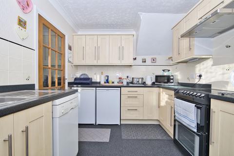 3 bedroom semi-detached house for sale, Crundale Way, Cliftonville, CT9