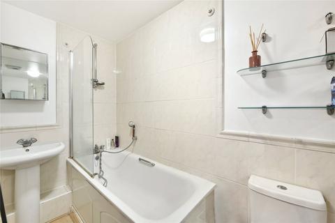 2 bedroom apartment for sale, Drake House, St. George Wharf, London, SW8