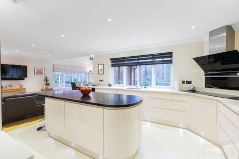 Chase House Eden Vale, Dormans Park, East Grinstead, RH19 2LT
