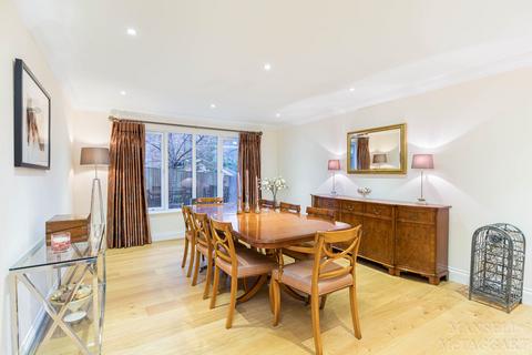 Chase House Eden Vale, Dormans Park, East Grinstead, RH19 2LT