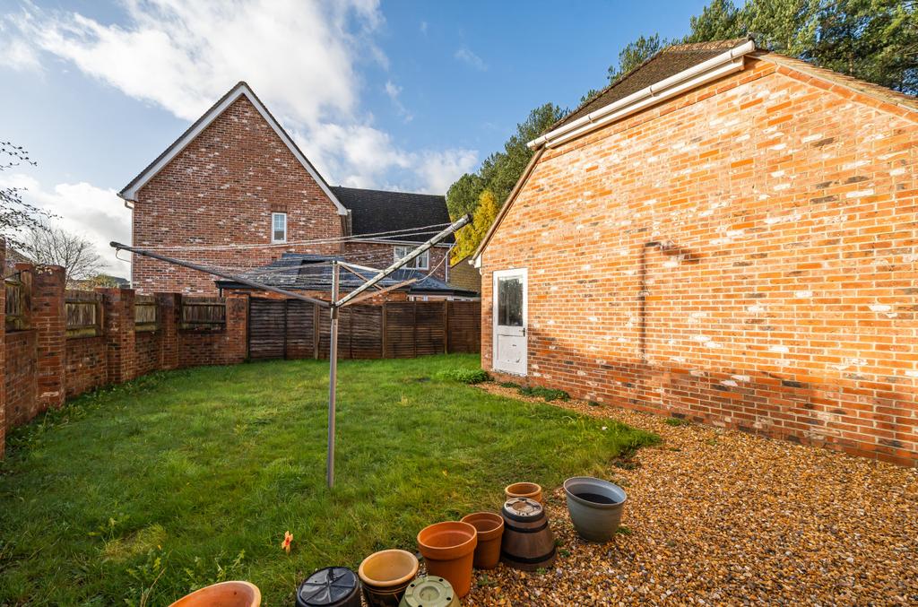 Ravelin Close, Elvetham Heath 4 bed detached house for sale £635,000