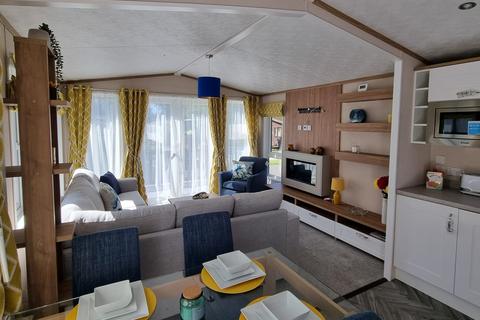 2 bedroom park home for sale, Emms Lane, Brooks Green, Horsham, West Sussex