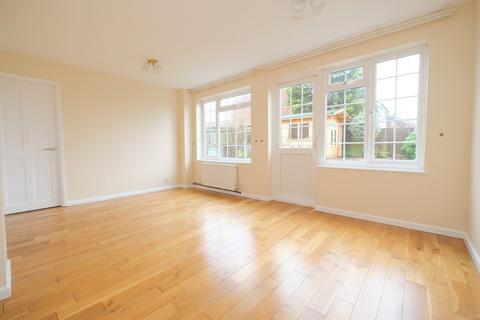 3 Shepherds Close, Orpington, BR6 9UB