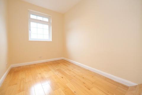 3 Shepherds Close, Orpington, BR6 9UB