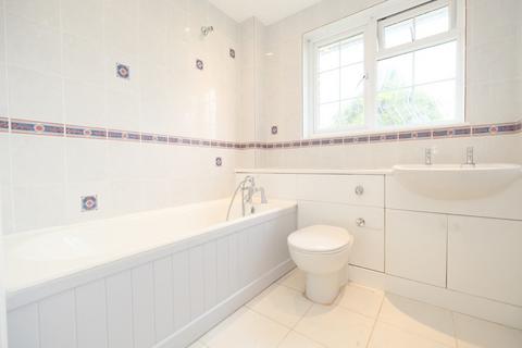3 Shepherds Close, Orpington, BR6 9UB