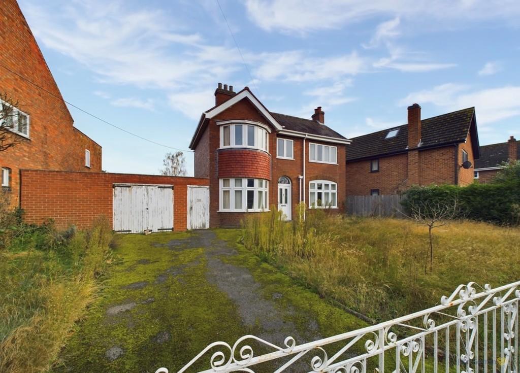 Park Road, Alrewas 3 bed detached house £450,000