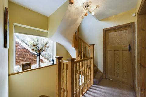 79 Upper Gungate, Tamworth, B79 8AX