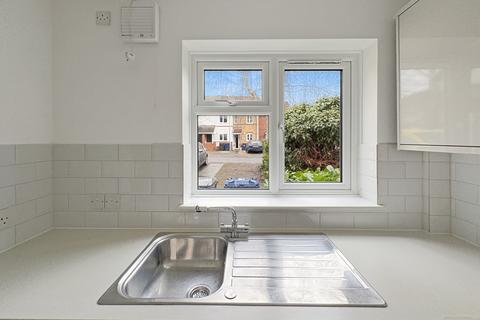 2 bedroom terraced house to rent, Wheelers, Cambridge CB22