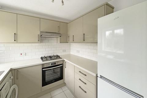 2 bedroom terraced house to rent, Wheelers, Cambridge CB22