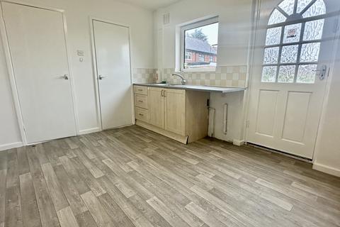 3 bedroom semi-detached house to rent, Beeston Nottingham NG9