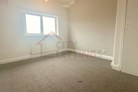 3 bedroom semi-detached house to rent, Beeston Nottingham NG9