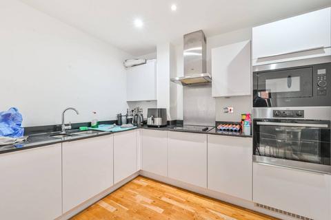 2 bedroom flat for sale, Leven Road, Tower Hamlets, London, E14