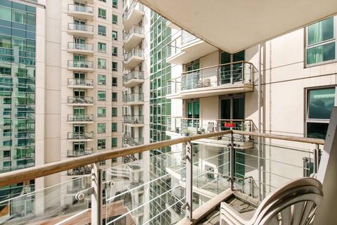 2 bedroom flat for sale, Drake House, St George Wharf, Vauxhall, London, SW8