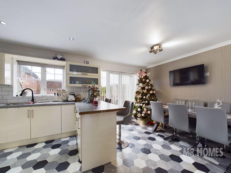 Marguerites Way, St Fagans, Cardiff CF5 4QW 4 bed detached house for
