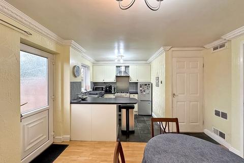 39 Birches Rise, Willenhall, WV13 2DB