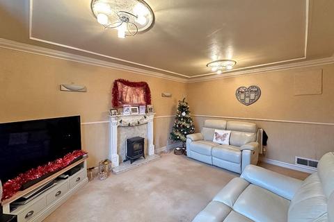 39 Birches Rise, Willenhall, WV13 2DB