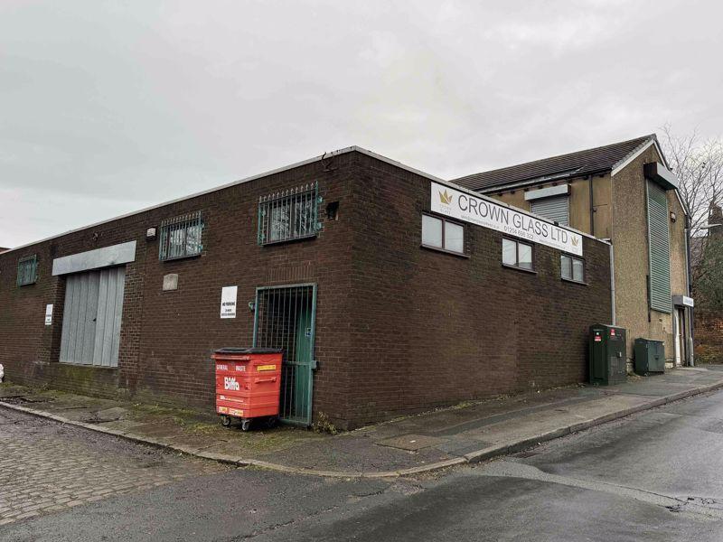Julia Street, Horwich Property to rent £1,500 pcm (£346 pw)
