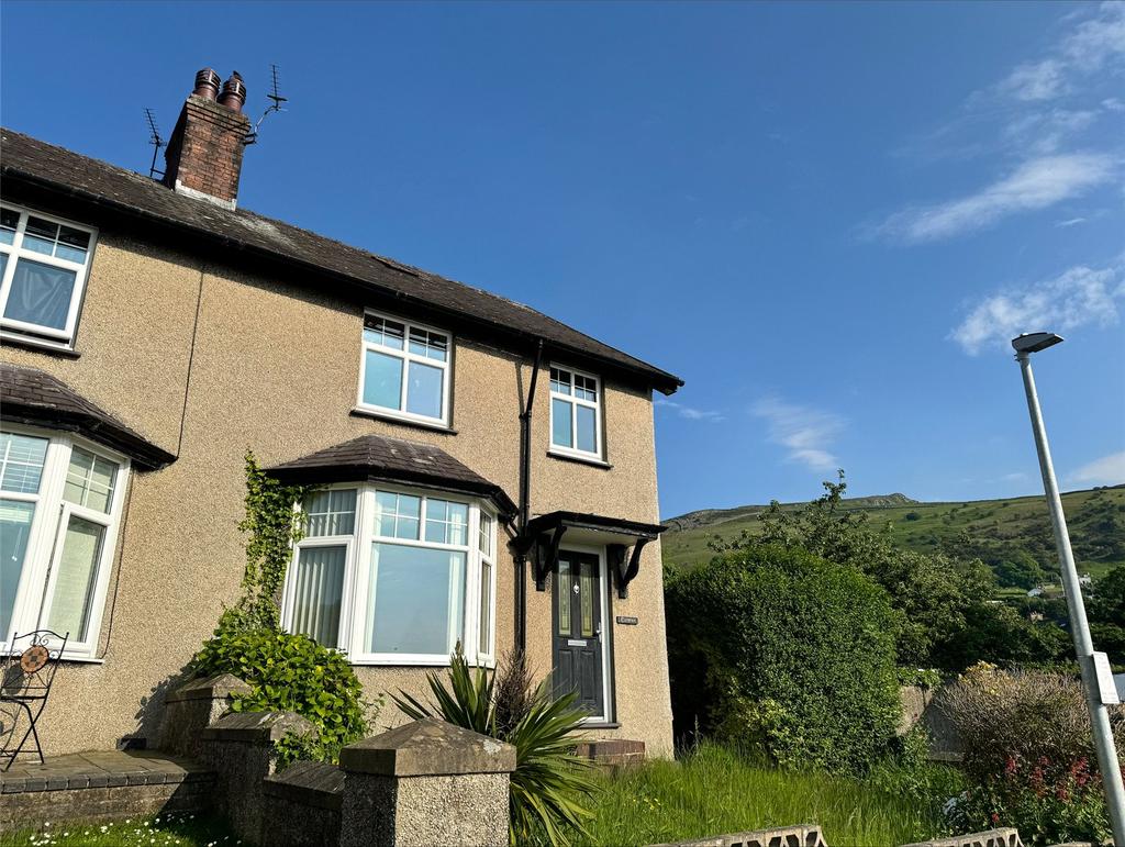 Ffordd Dinas, Llanfairfechan, Conwy... 3 bed semidetached house for