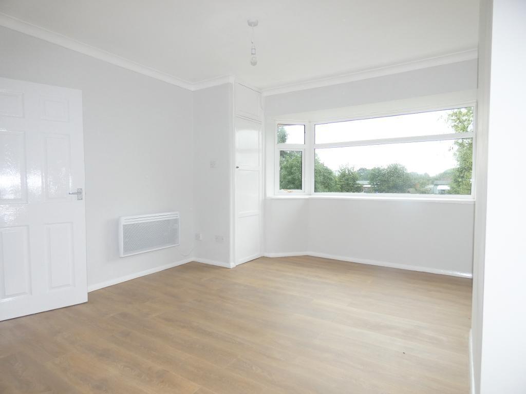 Woodstock Avenue, Cheadle Hulme, Stockport, SK8 7LD 2 bed apartment for