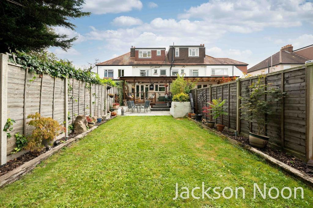 Meadowview Road, Epsom 4 bed house for sale £650,000