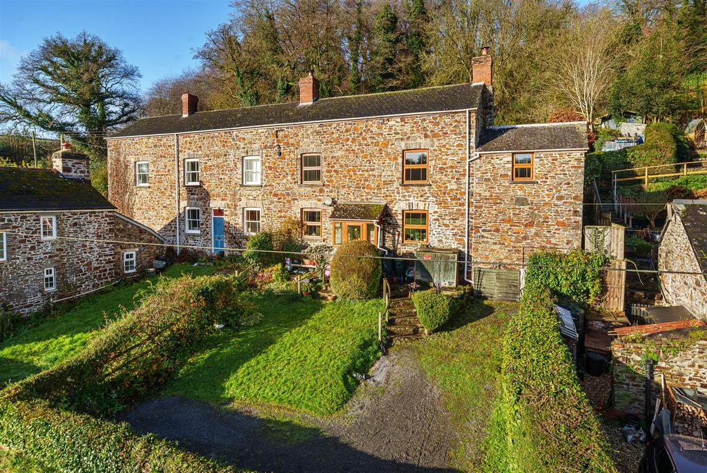 Yeo Vale, Bideford 3 bed semidetached house for sale £350,000