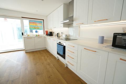 190 Southend Road, Stanford-le-hope, SS17 7AH