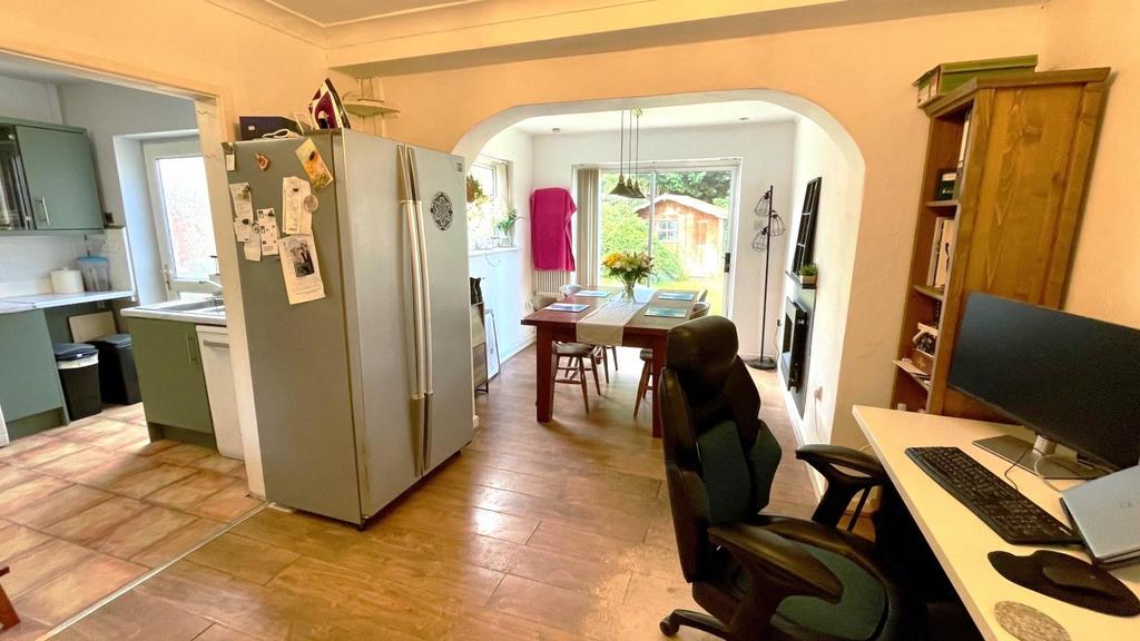 Dining/sitting room