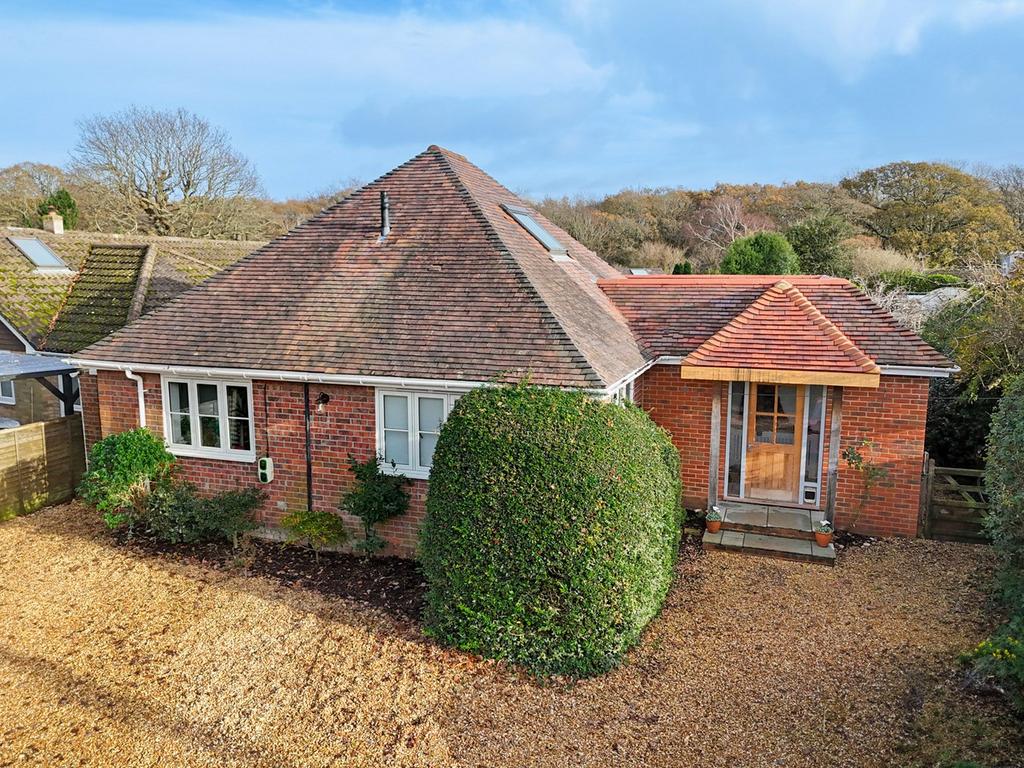 East Lane, Everton, Lymington, SO41 3 bed bungalow for sale £749,950