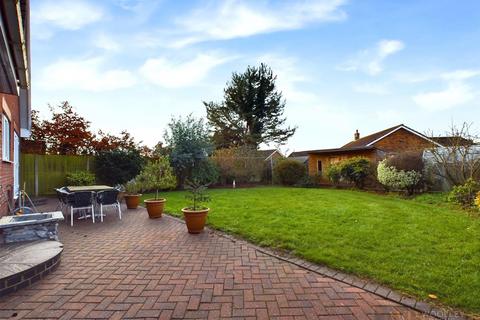 5 bedroom detached house for sale - The Orchard, Leven, Beverley