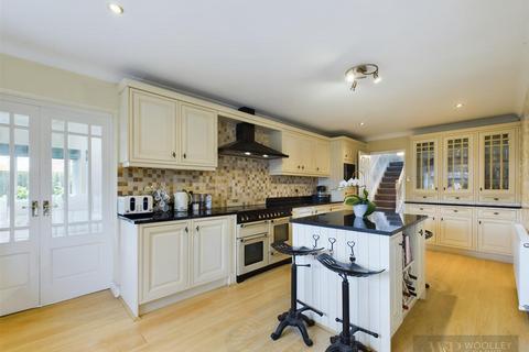 5 bedroom detached house for sale, The Orchard, Leven, Beverley