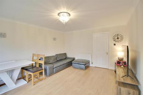 12 Village Park Close, Enfield, EN1 2SG
