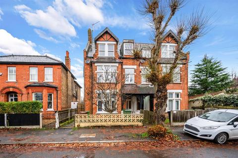 Top Floor Flat, 3 Randolph Road, Epsom, KT17 4LA