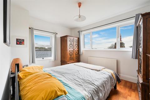 Top Floor Flat, 3 Randolph Road, Epsom, KT17 4LA