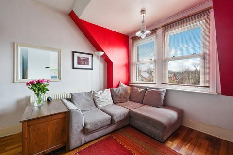 Top Floor Flat, 3 Randolph Road, Epsom, KT17 4LA