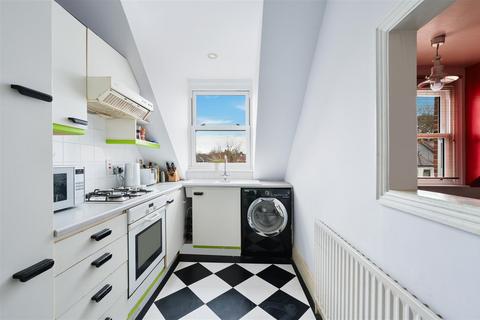 Top Floor Flat, 3 Randolph Road, Epsom, KT17 4LA