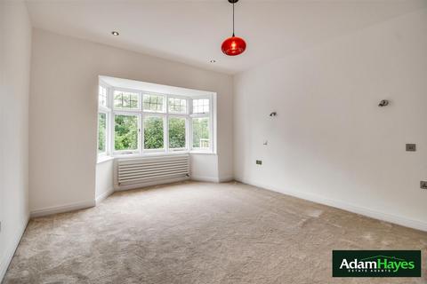 5 bedroom semi-detached house for sale, Village Road, London N3