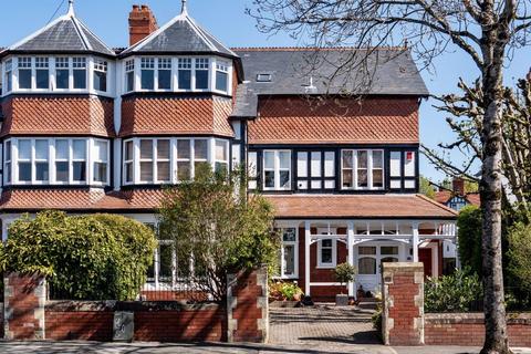 22 Archer Road, Penarth, CF64 3HW