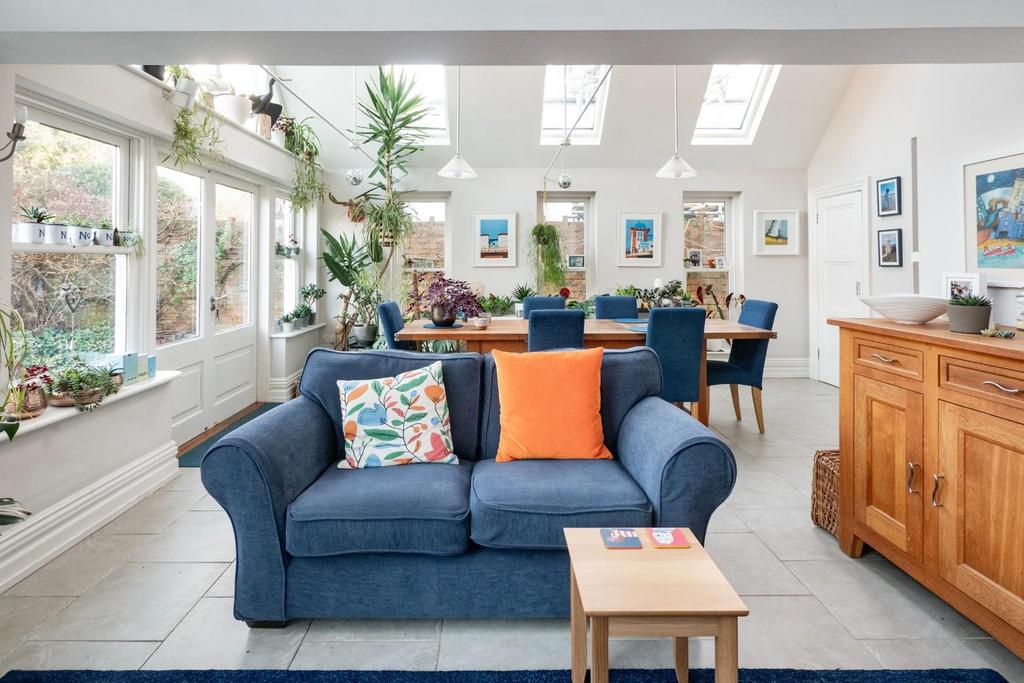 Living/Dining Room