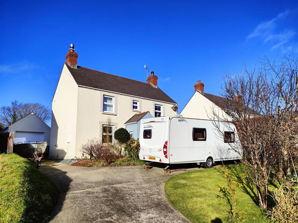 Oakwood, Chapel Road, Dwrbach, Fishguard 3 bed detached house for sale