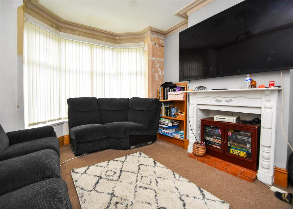 166 Crowther Road - Lounge.jpg