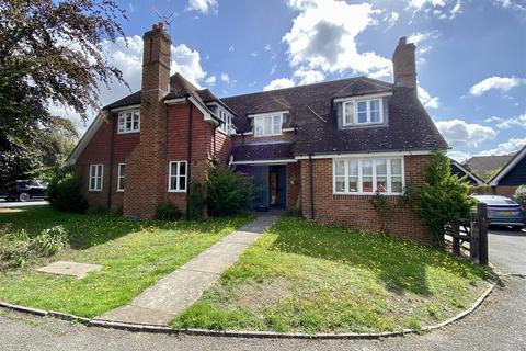 5 bedroom detached house for sale, Borton Close, Yalding, Maidstone