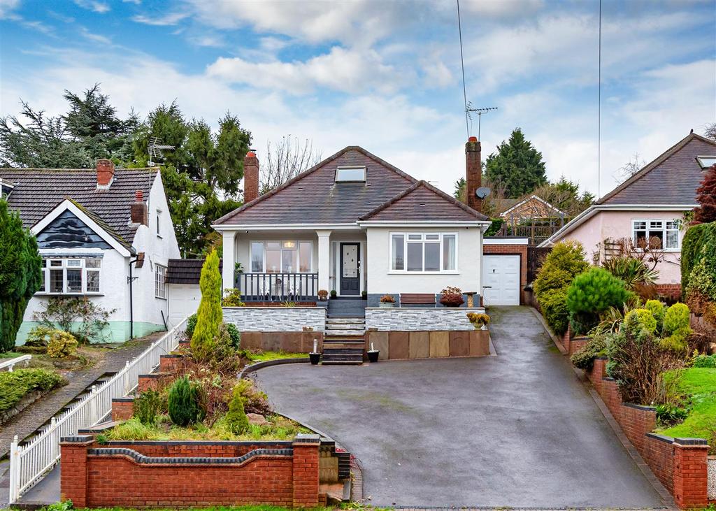 74 Bridgnorth Road, Compton 2 bed detached bungalow for sale £335,000