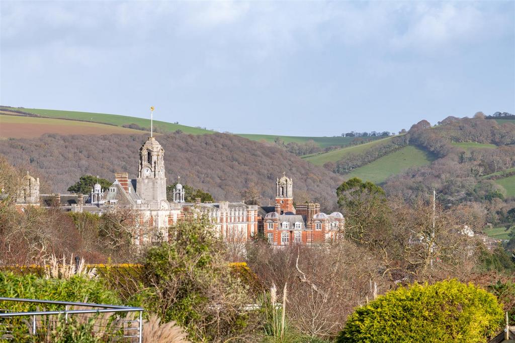 A02 - Lawnbank 1 Thurlestone Gdns RV - 231208.jpg