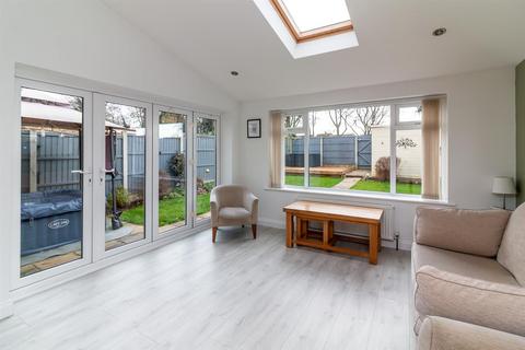 24 Bladon Road, Ruddington, Nottingham, NG11 6DR
